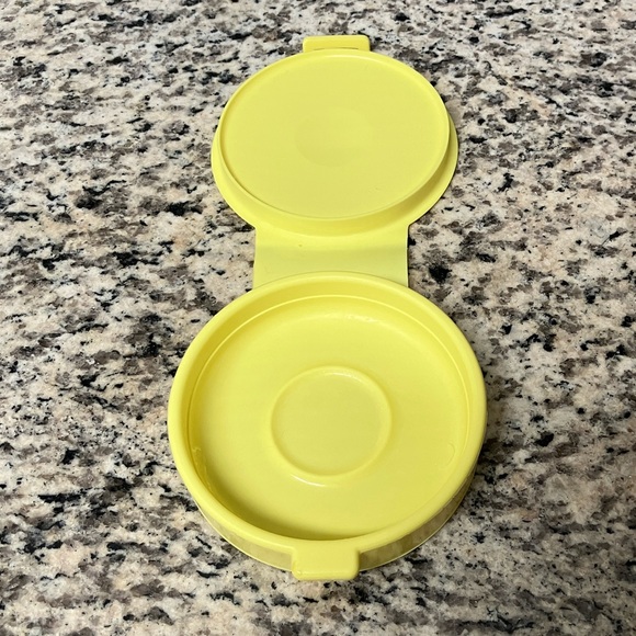 Casabella Silicone Microegg Cooker - Picture 4 of 5